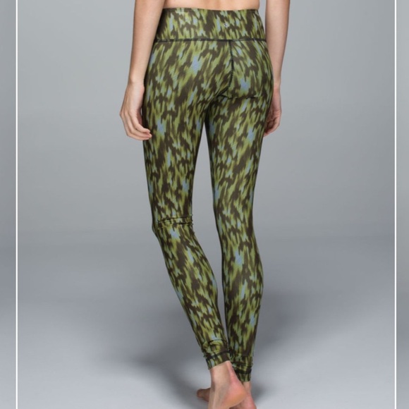 Lululemon Wunder Under Pant Full-On Luxtreme
Lusche Telemark Almost Pear inkwell - Picture 3 of 16